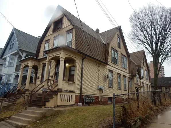 1822 N Arlington Pl, Milwaukee, WI 53202