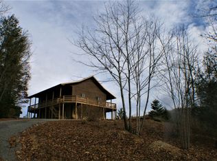 687 Knife Hollow Rd, White Sulphur Springs, WV 24986