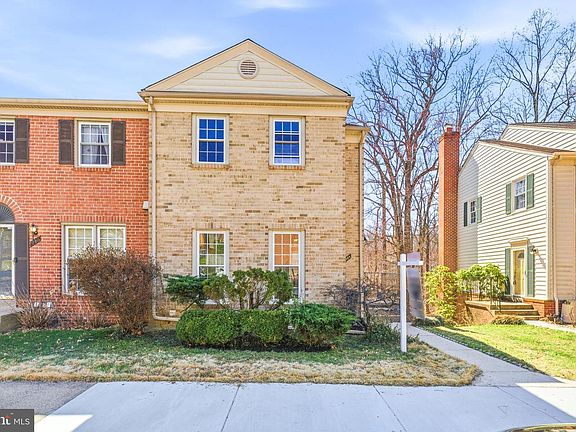 3rd image of 9984 Whitewater Dr