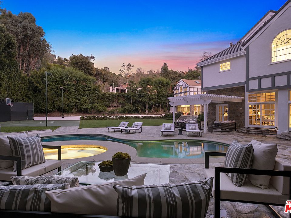 11681 Moraga Ln, Los Angeles, CA 90049 | Zillow