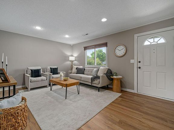 4th image of 4858 Wallington Dr