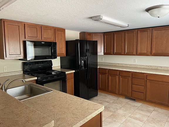 4th image of 15933 W Carol Dr