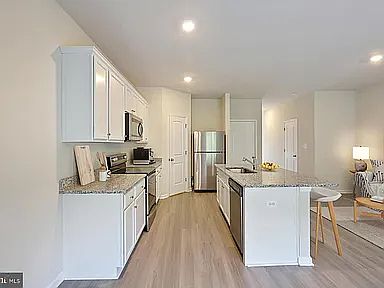 2nd image of 26 Paddington St