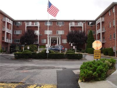 838 Pelhamdale Ave APT 2N, New Rochelle, NY, 10801