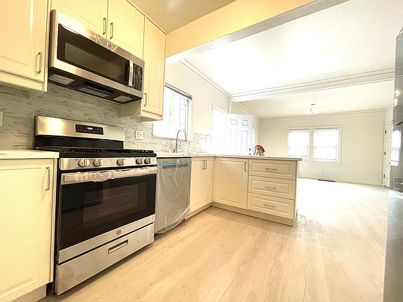 3rd image of 1206 Capuchino Ave
