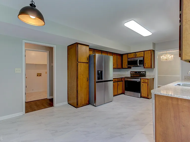 180 Fairfield Cir — Photo 20