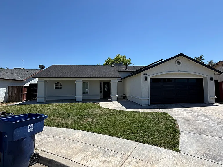 426 Wawona Ct — Photo 1