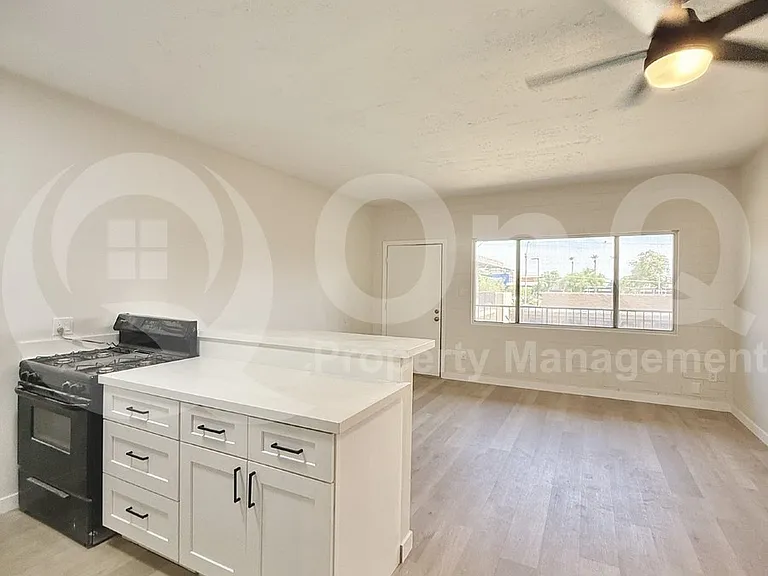 25 E Eva St #17 — Photo 5