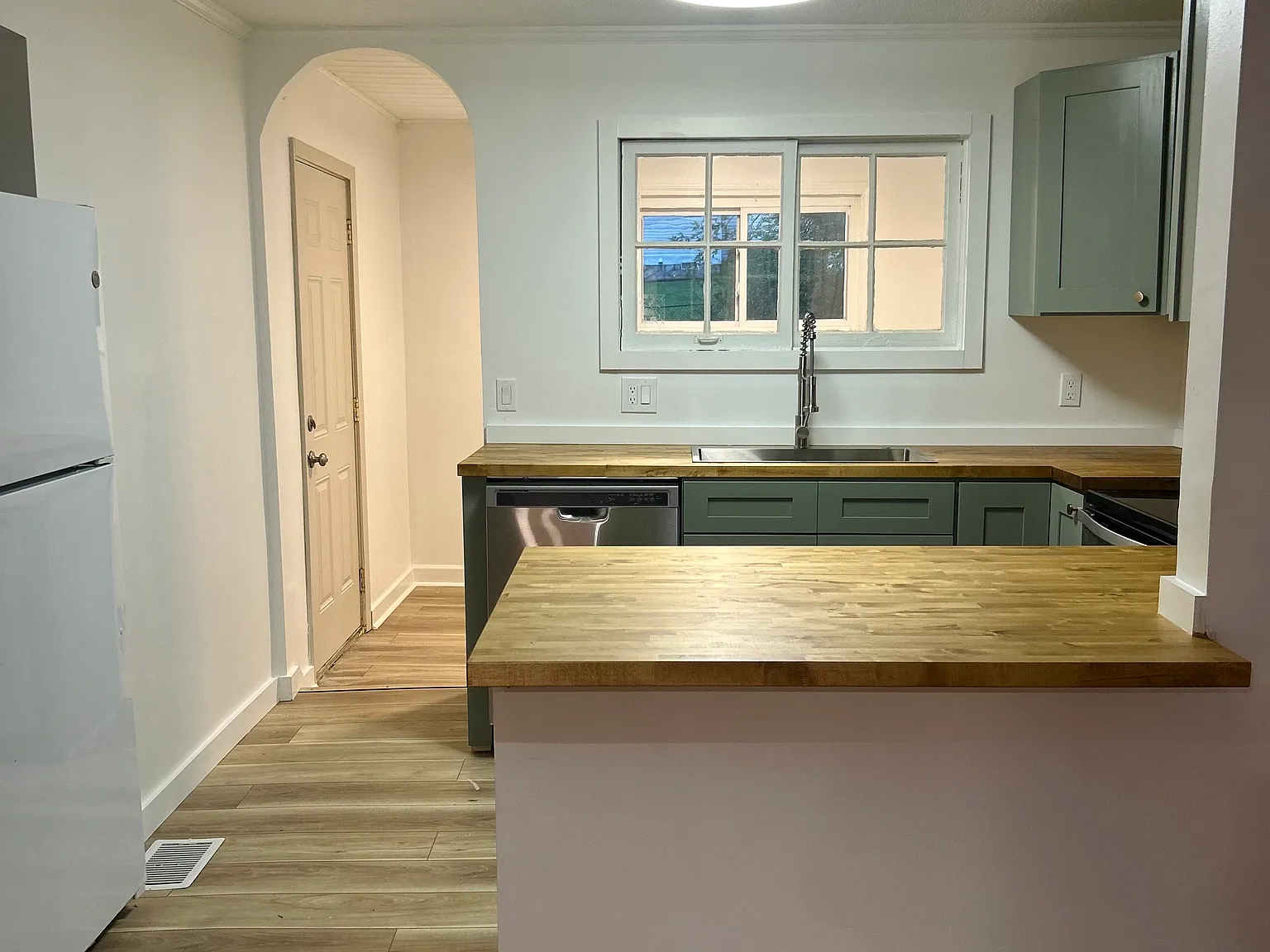 3 bed, $1,850 — Photo 4