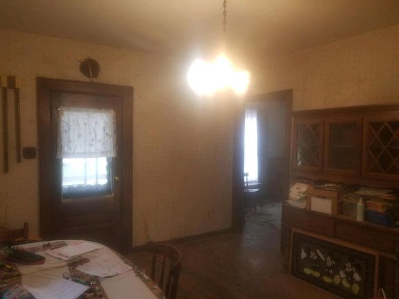 3rd image of 221 W 3rd St