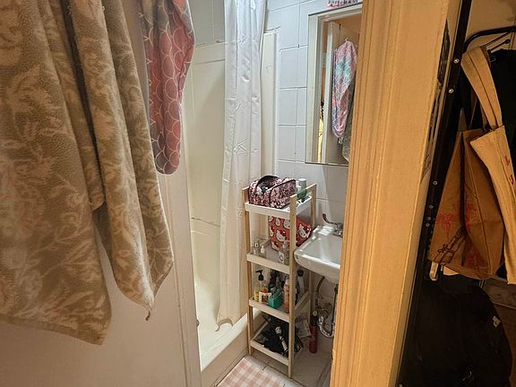 5th image of 181 Prince St APT 19