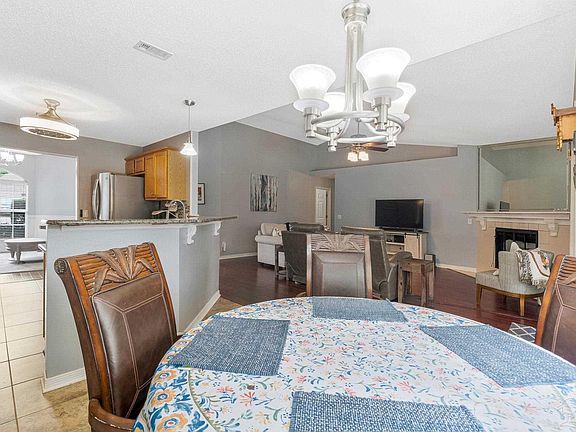 4th image of 4949 Cedar Creek Ct
