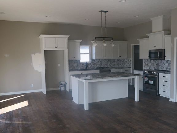 4th image of 12126 S 204th St