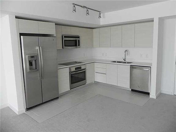 2nd image of 4250 Biscayne Blvd APT 719