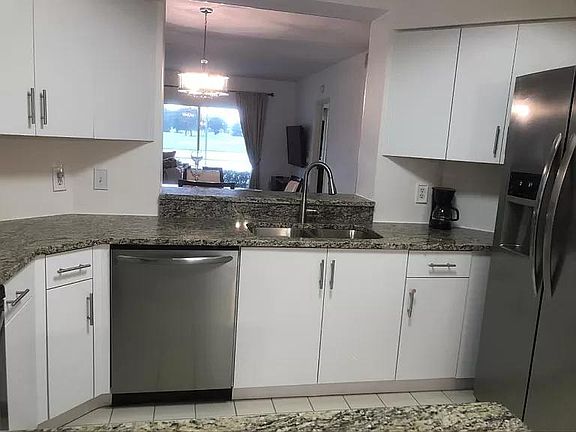 3rd image of 6250 Bellerive Ave #5-503