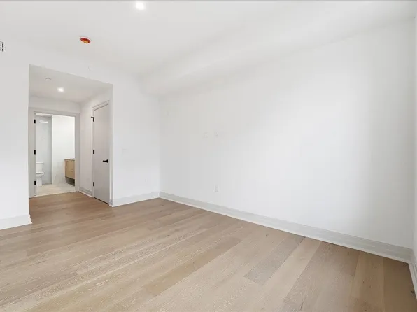 921 Madison Street image 12 of 25