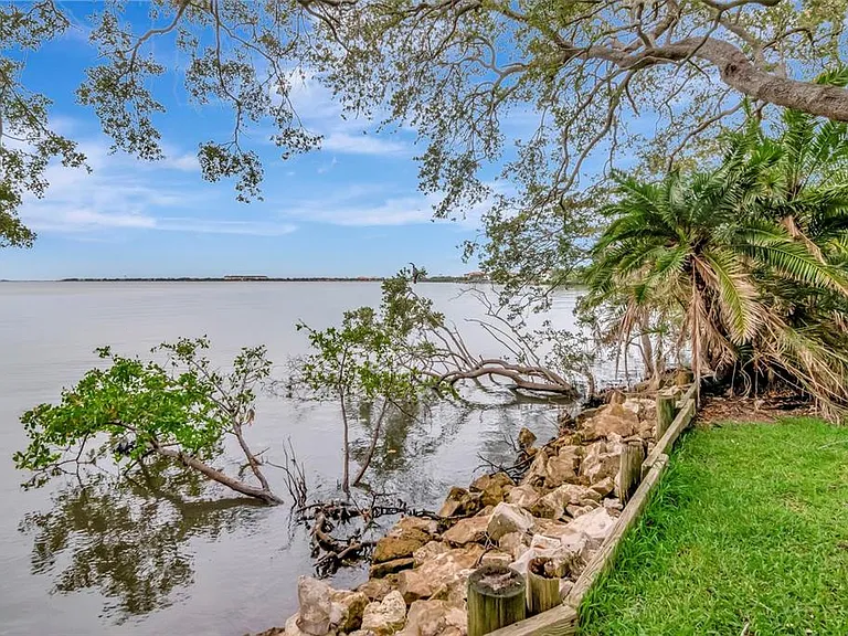 6220 Bayshore Blvd — Photo 42