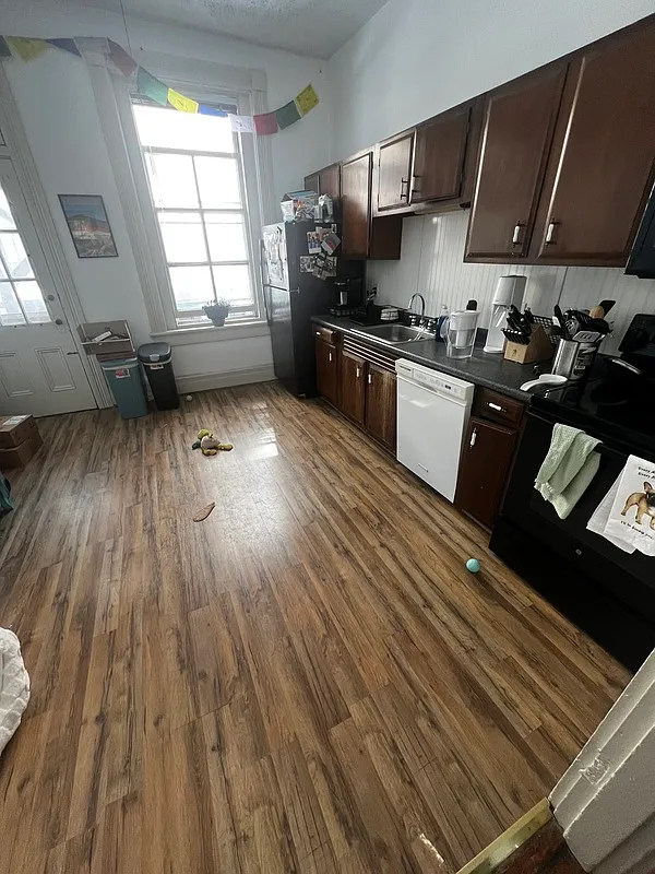 1 bed, 1.0 bath, $1,395 — Photo 3