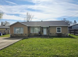 2137 Castle Ave, Roseburg, OR 97471