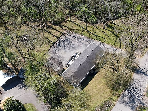 3rd image of 1117 Harold Dr