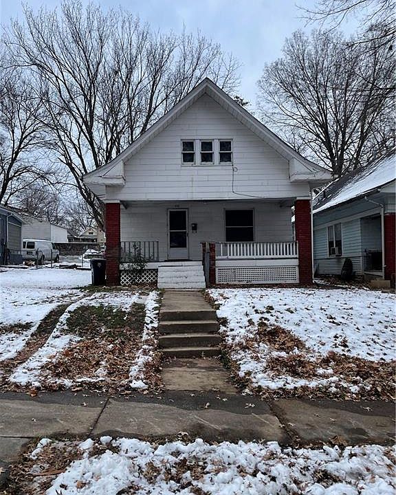 1st image of 315 N Oakley Ave