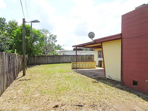 3rd image of 5307 Rainbow Dr