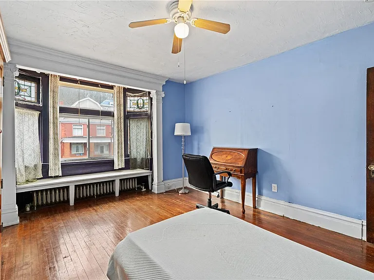 922 Jancey St — Photo 14