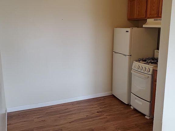 5th image of 840 Spring Ave