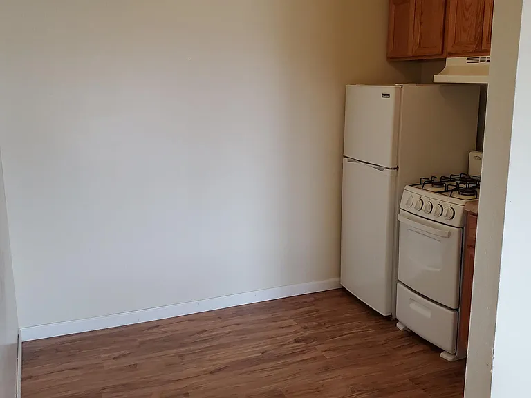 840 Spring Ave — Photo 5