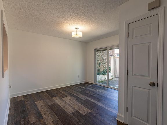 3rd image of 108 Lionsgate Dr
