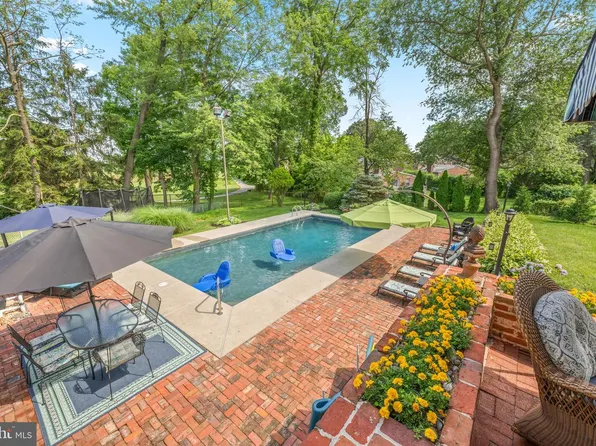 217 Hemlock Ln, Springfield, PA 19064