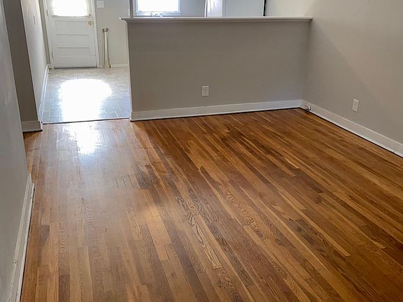 3rd image of 921 Dillard St #921