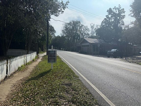 4th image of 2356 Old Shell Rd