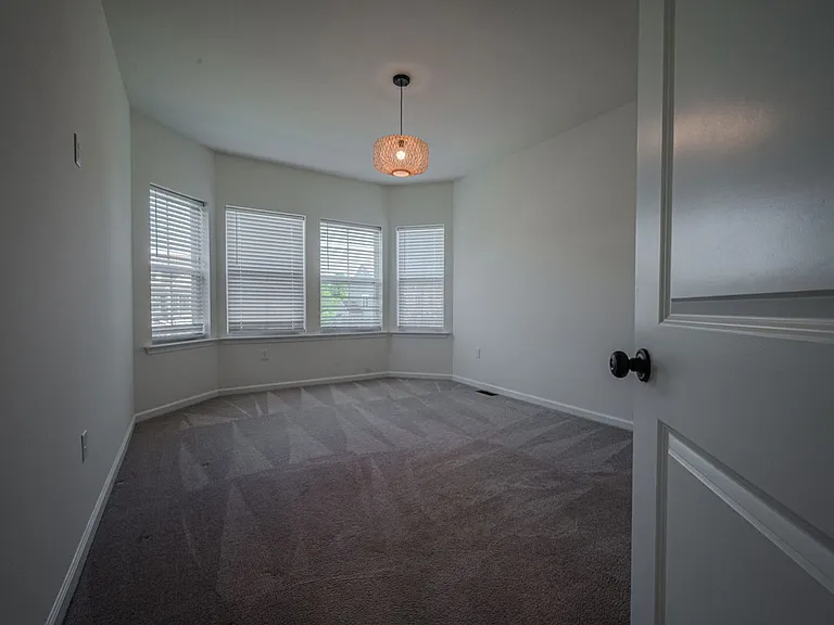 1607 Crane Ln — Photo 21