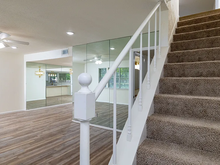 424 Westview Ter — Photo 8