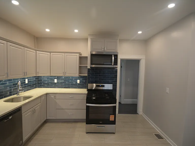 31 Claybourne St #1 — Photo 5
