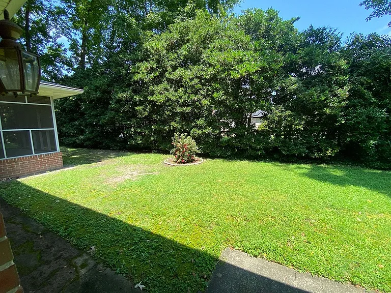 2648 S Kings Rd — Photo 23