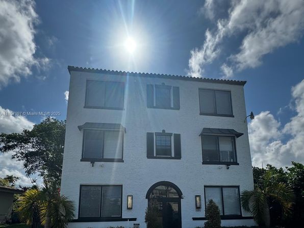 444 Ponce De Leon Blvd APT 2