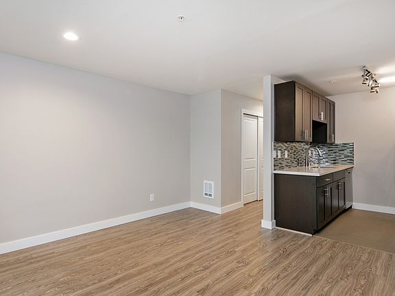 3rd image of 2557 14th Ave W APT 302