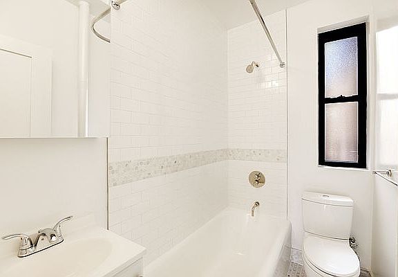 4th image of 220 W 24th St APT 4L