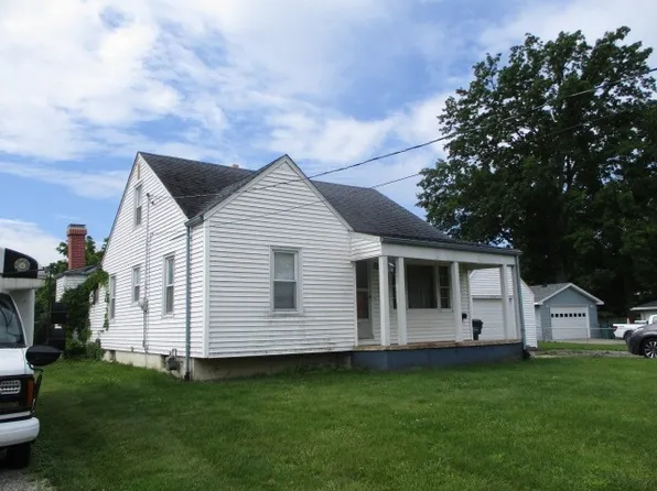 3325 E Birch St, Decatur, IL 62521