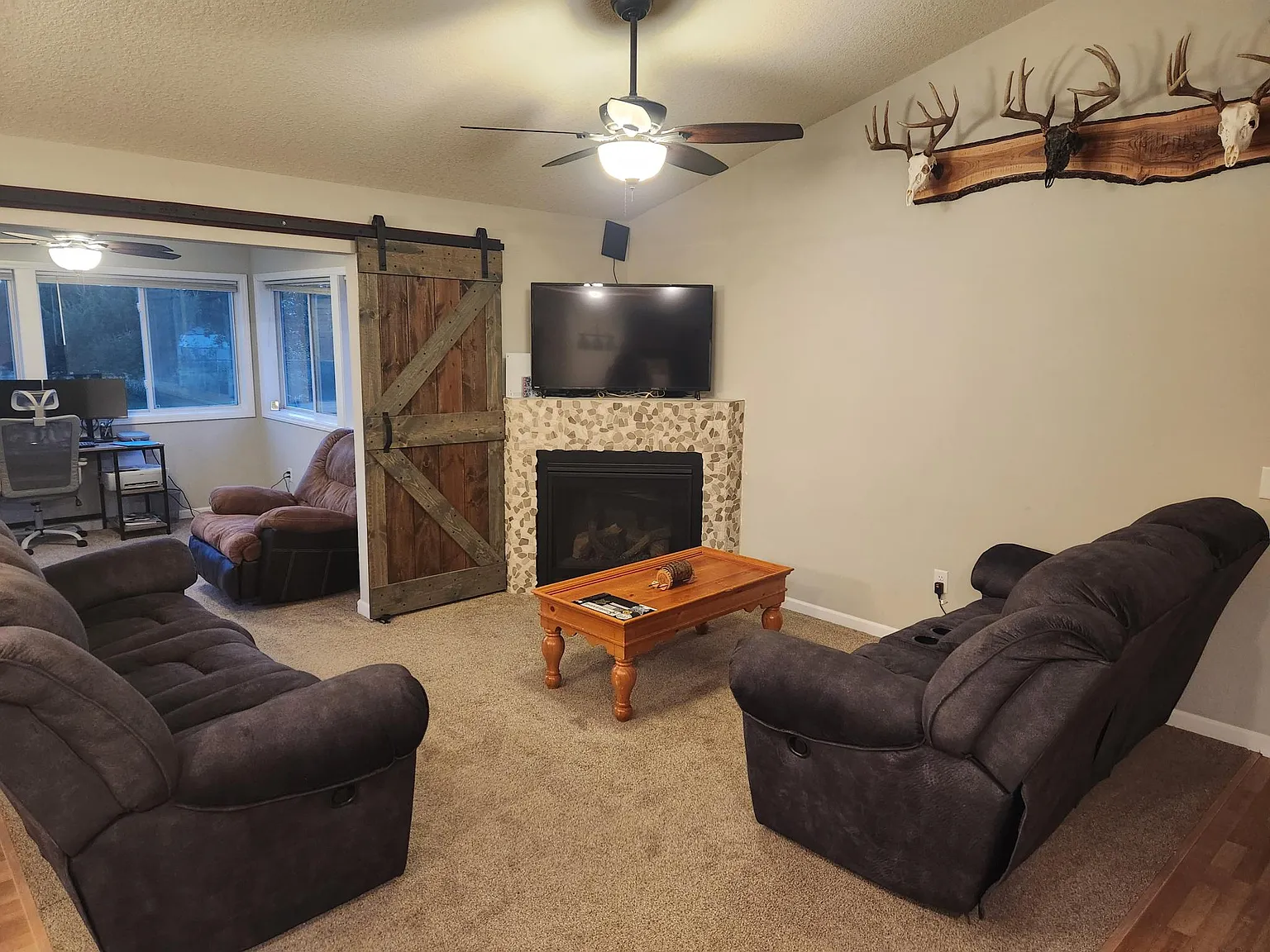 2 bed, 1417 sqft, $2,250 — Photo 2