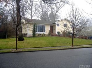 56 Highwood Rd, Oyster Bay, NY 11771