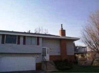 849 Evergreen Cir, Burnsville, MN 55337
