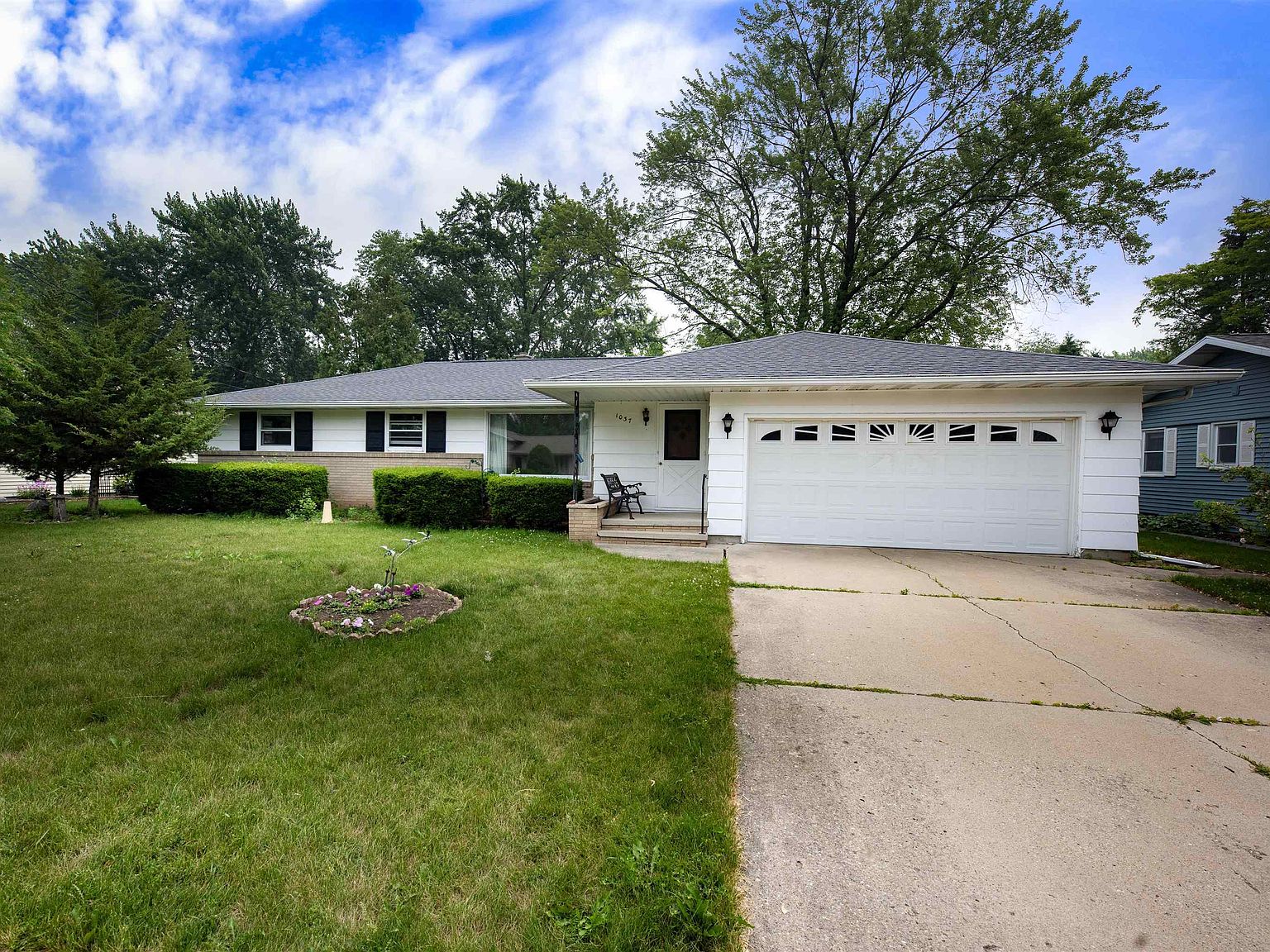 1037 Grove St, Menasha, WI 54952 Zillow