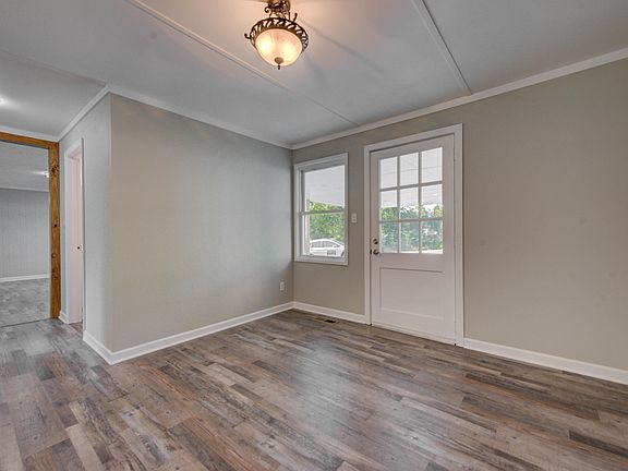 4th image of 117 Jarrett Ln