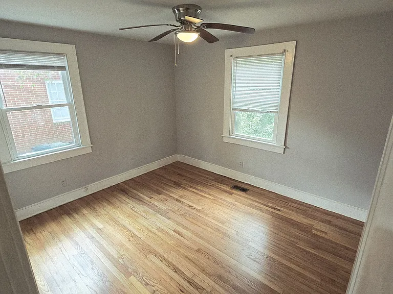1147 Mimosa Dr — Photo 7