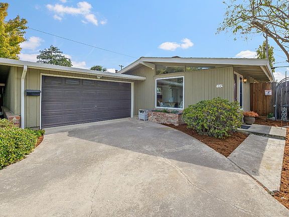 2nd image of 712 Lakebird Dr