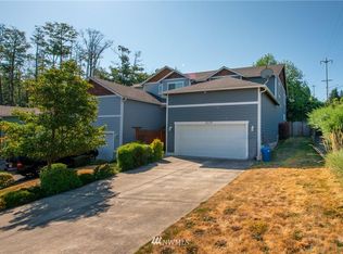 2119 19th St, Anacortes, WA 98221
