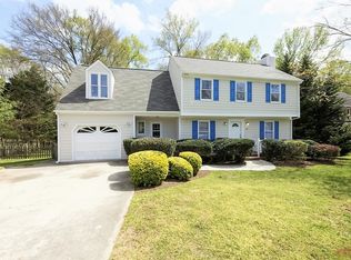 12 Hummingbird Ln, Durham, NC 27712